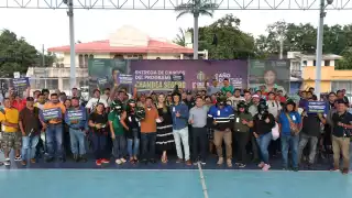 Entregan 130 cascos gratuitos del programa “Chambea Seguro” en Mérida