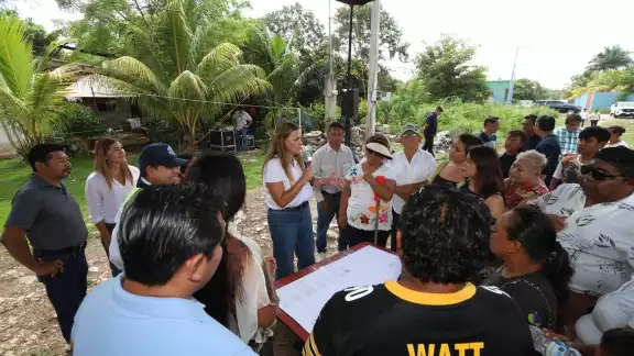 En visita a la comisaría, la alcaldesa Cecilia Patrón anunció la construcción de más vialidades