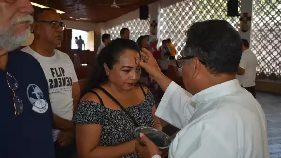 Este miércoles se celebró la primera misa en Cancún, marcando el inicio de la Cuaresma