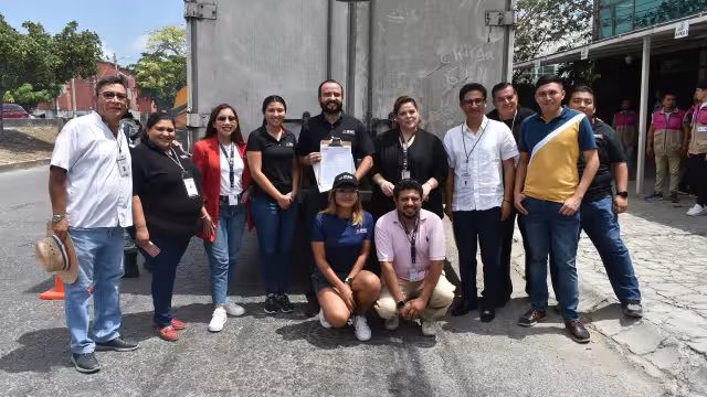 Hay que mencionar que en esta ruta se entregó material electoral en un camión Torton (De Muebles y Mudanzas), a las sedes de los distritos 03 y 04