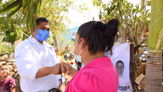 Luis Fernández dijo que gestionará con el estado y los municipios, la creación de becas para transporte a estudiantes universitarios permitiendo reactivar la economía