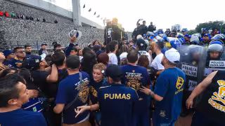 Aficionados de Pumas y Cruz Azul no pueden entrar al Olímpico pese a tener boleto