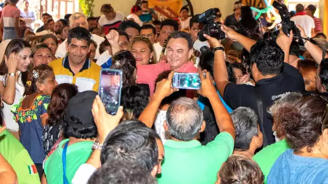 Liborio Vidal platicó en Umán sobre su labor como empresario