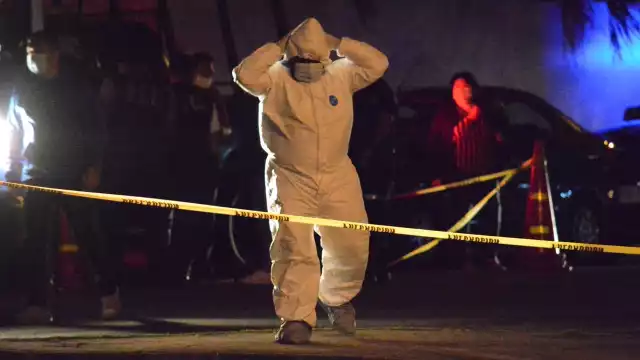 El hombre fue encontrado entre un charco de sangre