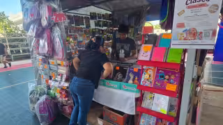 "Para ahorrar": Padres de familia campechanos buscan ofertas en Feria de Regreso a Clases 2026