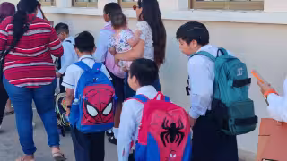 Entre lágrimas, abrazos y sonrisas, más de 173 mil estudiantes regresan a las aulas en Campeche