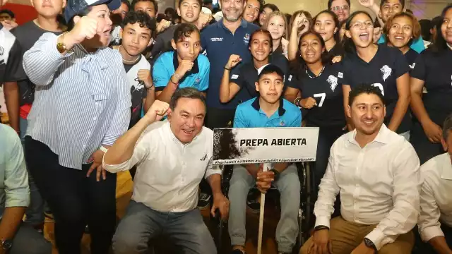 El secretario de Educación consideró que tener internet en las escuelas brinda nuevas oportunidades