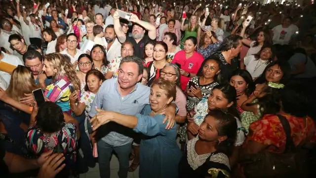 El Amigo Libo estuvo acompañado por más de 2 mil 500 mujeres de Mérida