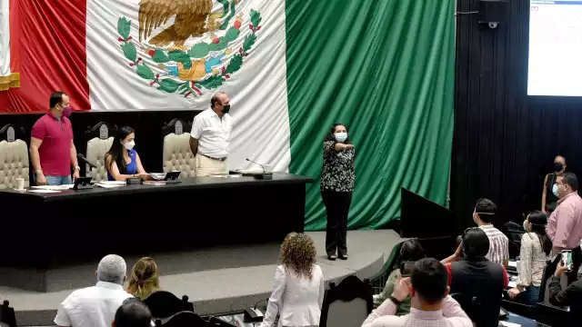 Teresita del Rocío Quivén Feria se ha desempeñado como contralora municipal del Ayuntamiento de Othón P. Blanco