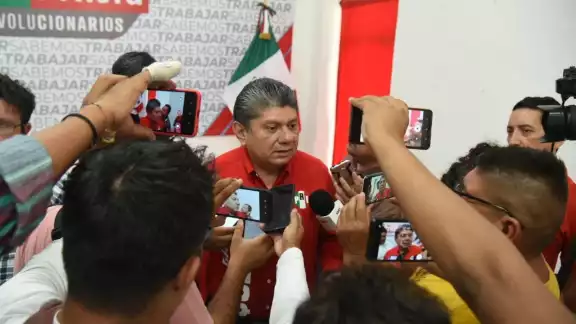 El presidente del PRI se queja que el PAN se adelantó a los tiempos electorales