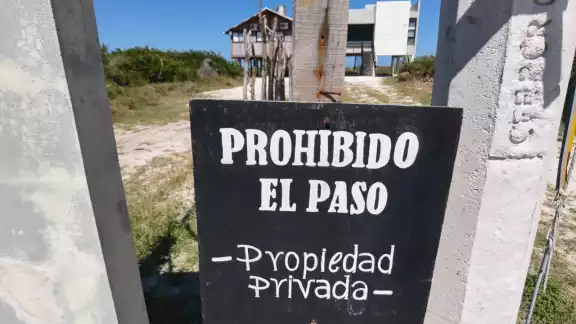 Los Campos Agüero buscan privatizar la costa Los Campos Agüero buscan privatizar la costa