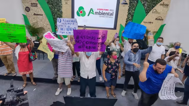 El pasado viernes, un grupo de pobladores de Homún y Sitilpech irrumpieron el evento Foto Ambiental 2022 en Mérida