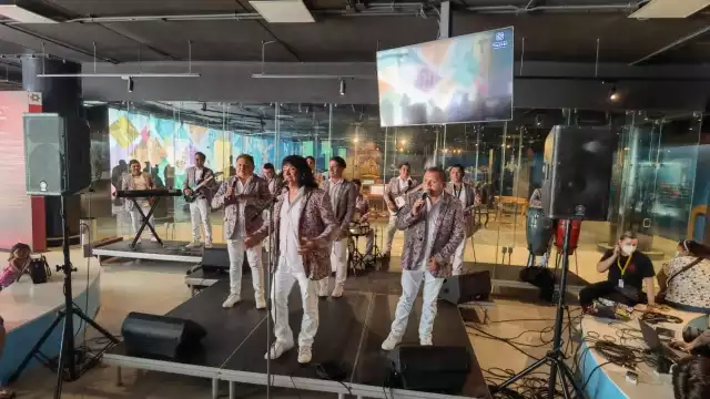 Los Méndez se encuentran en el aniversario del Palacio de la Música