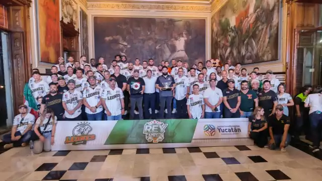 Mauricio Vila recibe a los Leones de Yucatán, ganadores de la Serie del Rey: EN VIVO