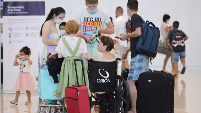 Una menor de edad se desmayó en las afueras de la Terminal Cuatro