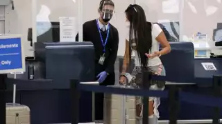 Colombiana pierde su vuelo por no presentar prueba PCR en aeropuerto de Cancún