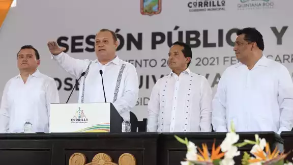 En el audio, el presidente municipal se dirige a sus directores, subdirectores y secretarios