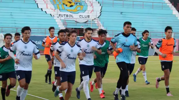 Los jugadores reportaron este lunes en punto de las seis de la tarde en el Estadio Andrés Quintana Roo Los jugadores reportaron este lunes en punto de las seis de la tarde en el Estadio Andrés Quintana Roo