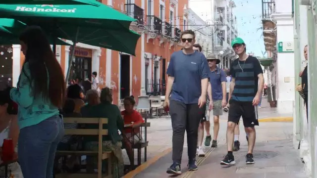 Restaurantes de la calle 59 de Campeche laborarán por Año Nuevo