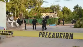 Los vecinos llamaron al número de emergencias 911, solicitando una unidad médica