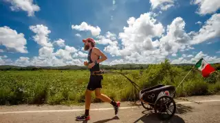El deportista entró este domingo a territorio quintanarroense donde pernoctará en la delegación de Leona Vicario