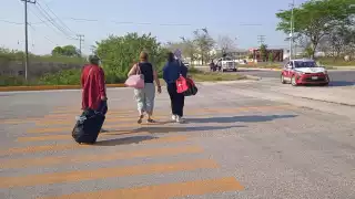 El precio de un taxi afuera del aeropuerto es la cuarta parte que uno de sitio