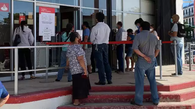 No todos los cuentahabientes respetan las medidas de sana distancia