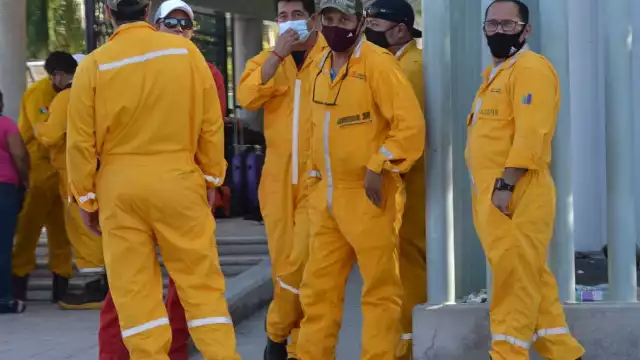 Recursos Humanos de Pemex, ha estado subiendo a trabajadores petroleros que estaban amparados por enfermedades crónico degenerativas. Foto: Fernando Kantún