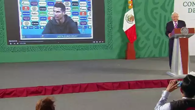 AMLO aplaude a Cristiano Ronaldo su rechazo al consumo de refrescos