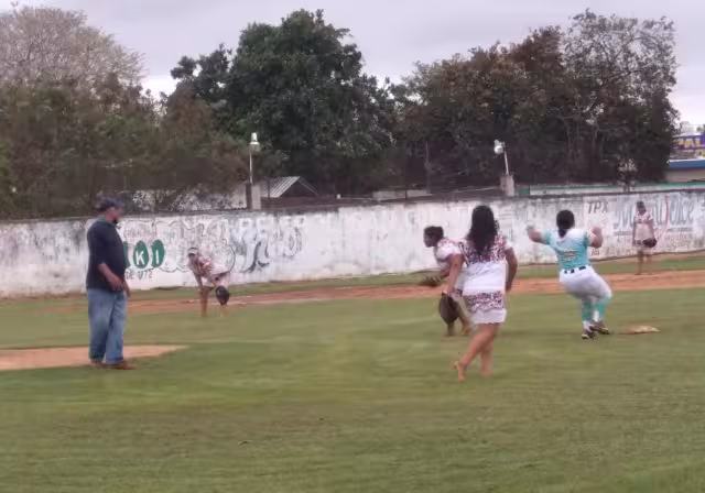Las Amazonas vencieron 15-11  a las Leonas de Kanasín