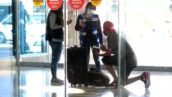 Este caso se convirtió en el octavo caso positivo para un usuario de este centro aeroportuario Este caso se convirtió en el octavo caso positivo para un usuario de este centro aeroportuario