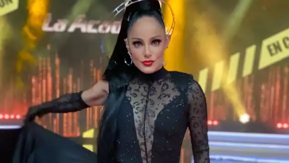 Lolita Cortés, actriz y cantante, sigue siendo el foco de atención en La Academia: 20 años