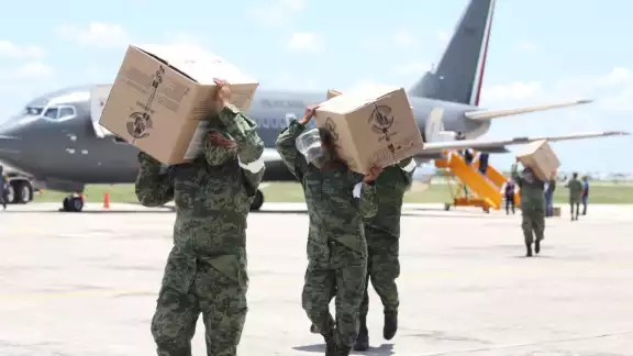 Yucatán recibe un cargamento con 33 mil dosis de la vacuna contra el COVID-19