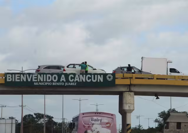 El accidente causó un flujo vehicular lento