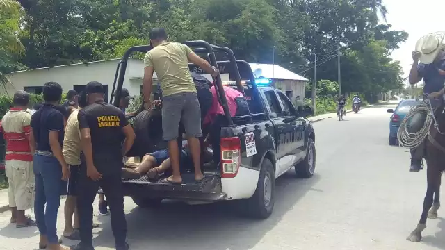 El motociclista fue trasladado a un hospital a bordo de una patrulla