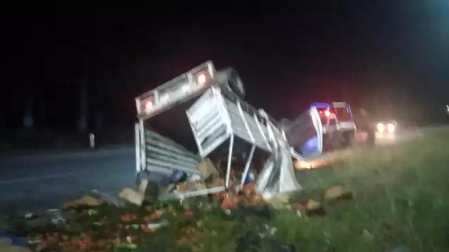 El conductor de una camioneta causo el accidente tras dormitar