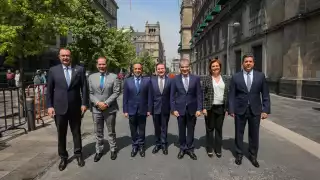 Los gobernadores llegaron al Palacio Nacional para atender la reunión sobre el esquema nacional de vacunación.
