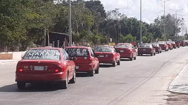 La manifestación de los taxistas se llevó al cabo sobre la avenida principal de esta ciudad