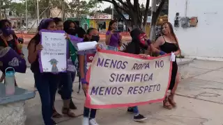Marcha feminista en José María Morelos