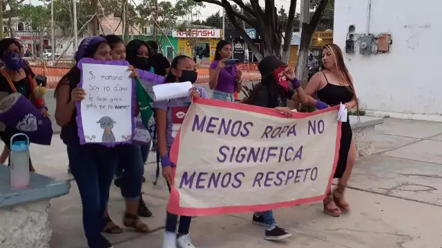 Marcha feminista en José María Morelos