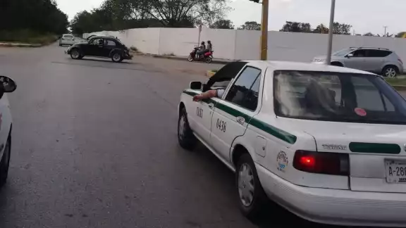 La vía se mantiene sin cambios La vía se mantiene sin cambios