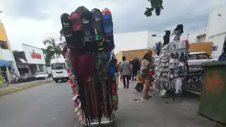 Sector empresarial exige frenar el comercio informal en Playa del Carmen