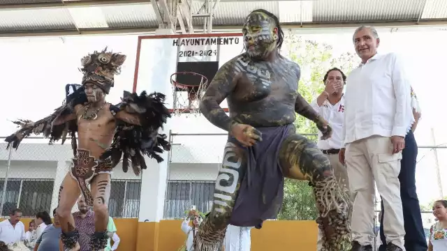 Adán Augusto López regresó a Valladolid, tierra de origen de sus abuelos