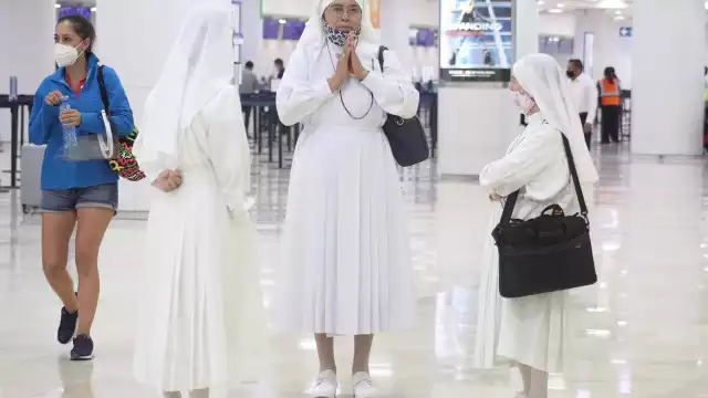 A despedirlas, acudió Pedro Pablo Elizondo, obispo de Cancún y Chetumal