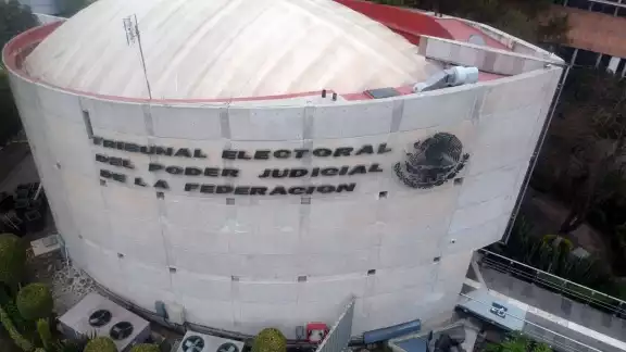 Piden reanudar sesión para buscar salida a crisis del TEPJF