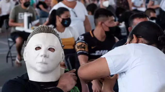 El joven acudió al módulo de vacunación de la Unidad Deportiva Jacinto 'Canek'