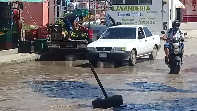 Pobladores se las han ingeniado para marcar los baches para evitar accidentes