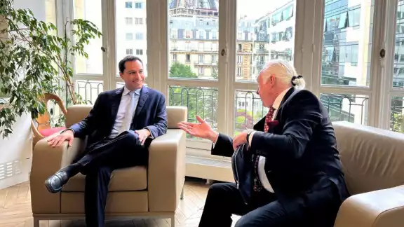 Mauricio Vila se reunió con Lorenzo Vignal, Vicepresidente de SALVEO, en París, Francia Mauricio Vila se reunió con Lorenzo Vignal, Vicepresidente de SALVEO, en París, Francia