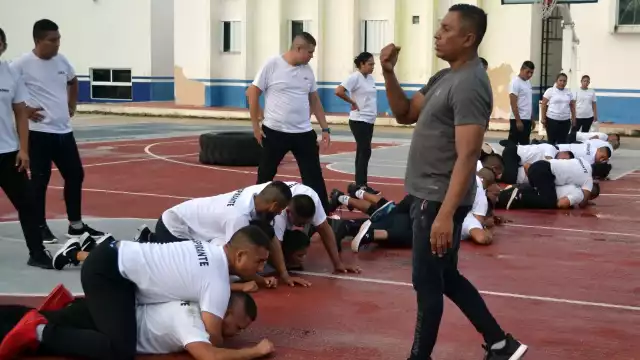 Se debe evotar incurrir en exceso de fuerza policiaca