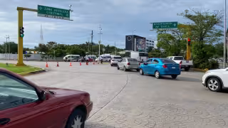 Reportan cerrada la entrada de la Zona Hotelera en Cancún